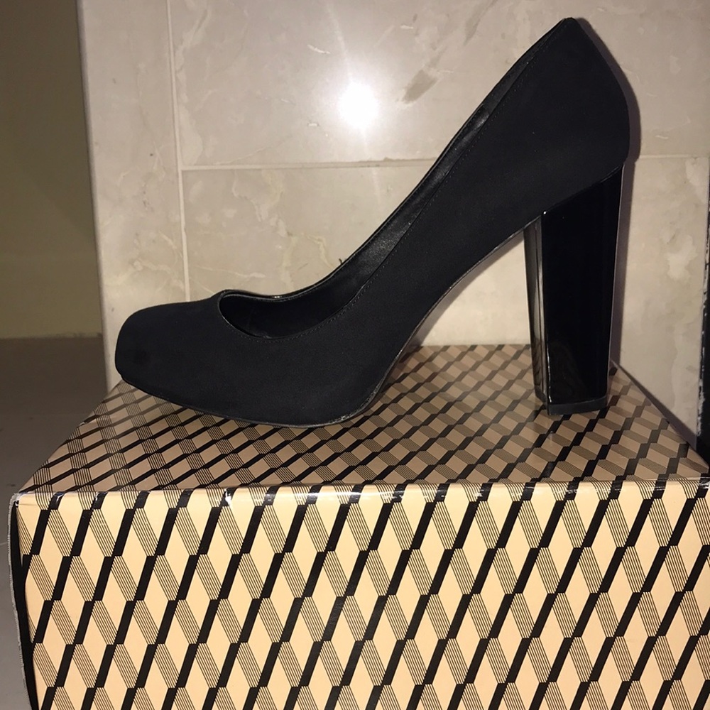 Black Size 8.5 Chunky Heels